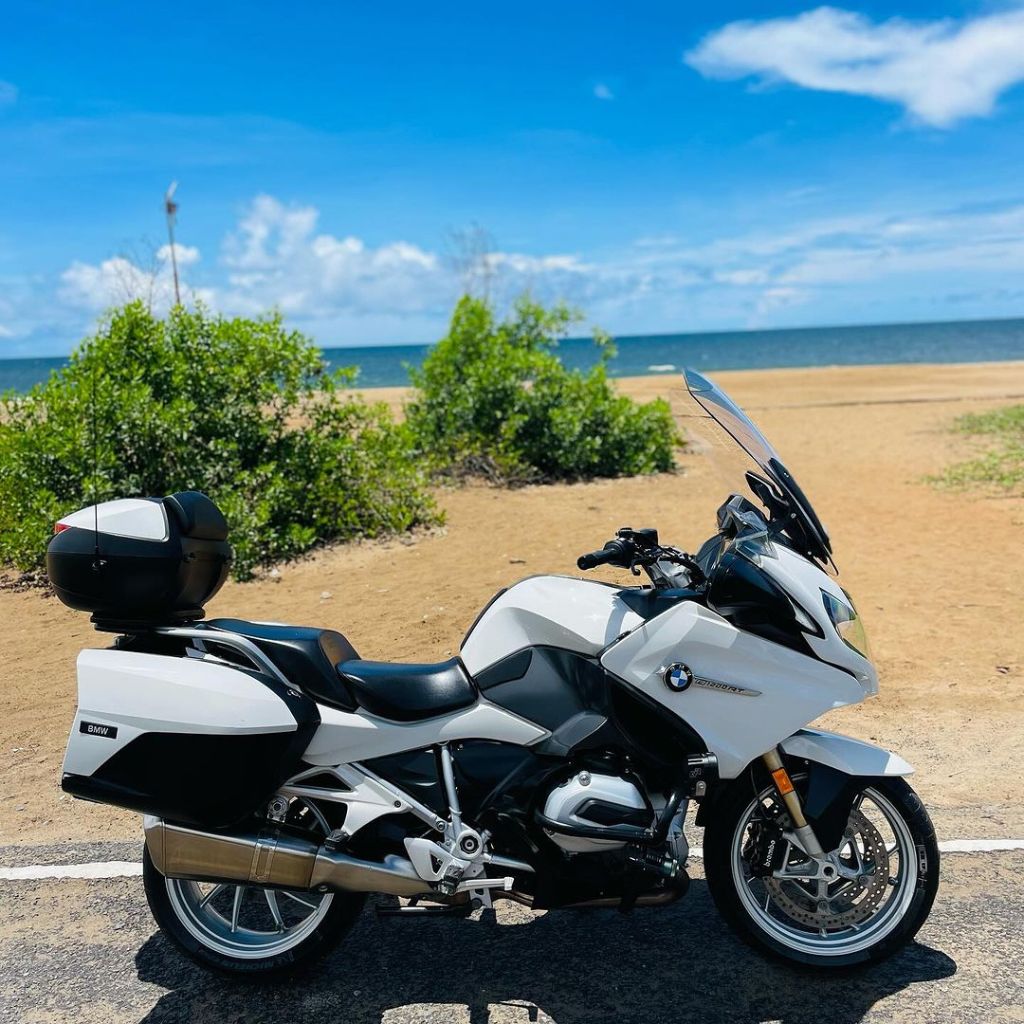 BMW R1200 RT TOURER-bike social 1