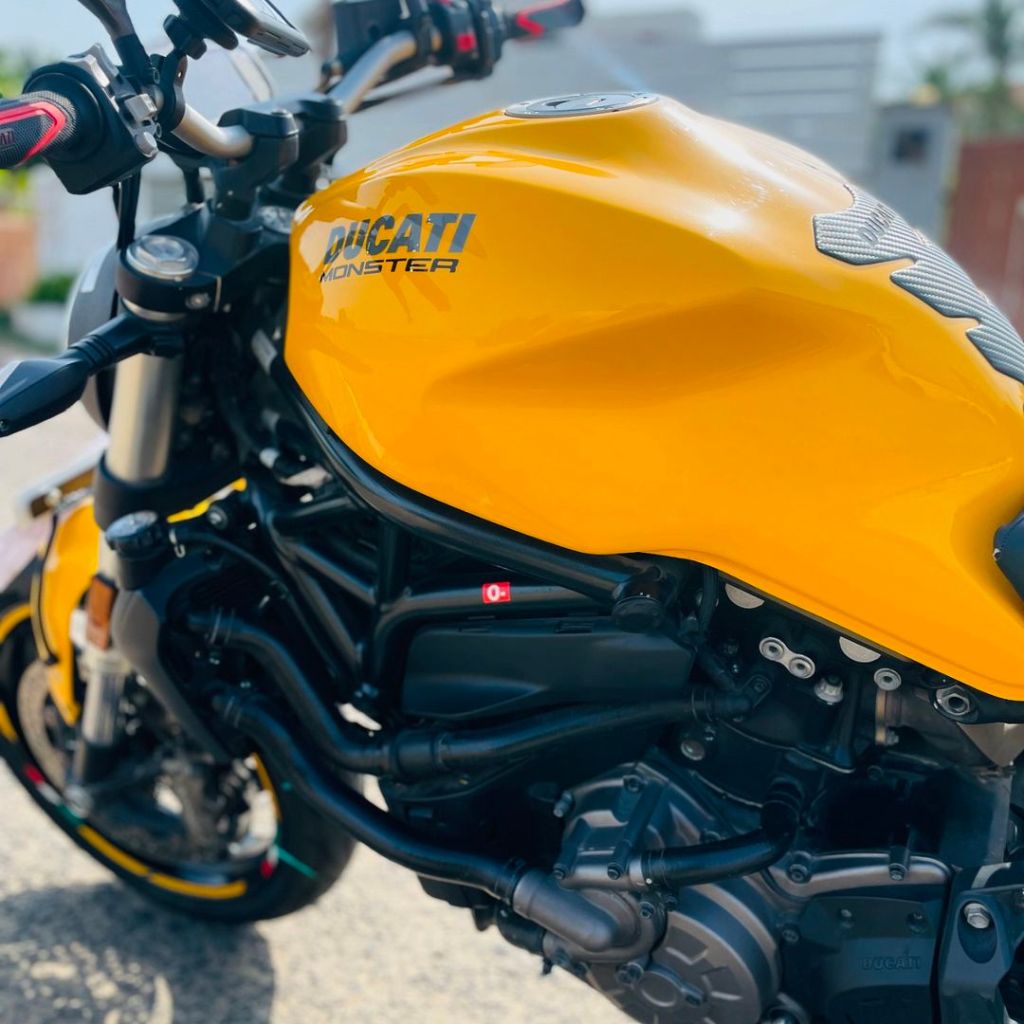 Ducati Monster 821-bike social 8