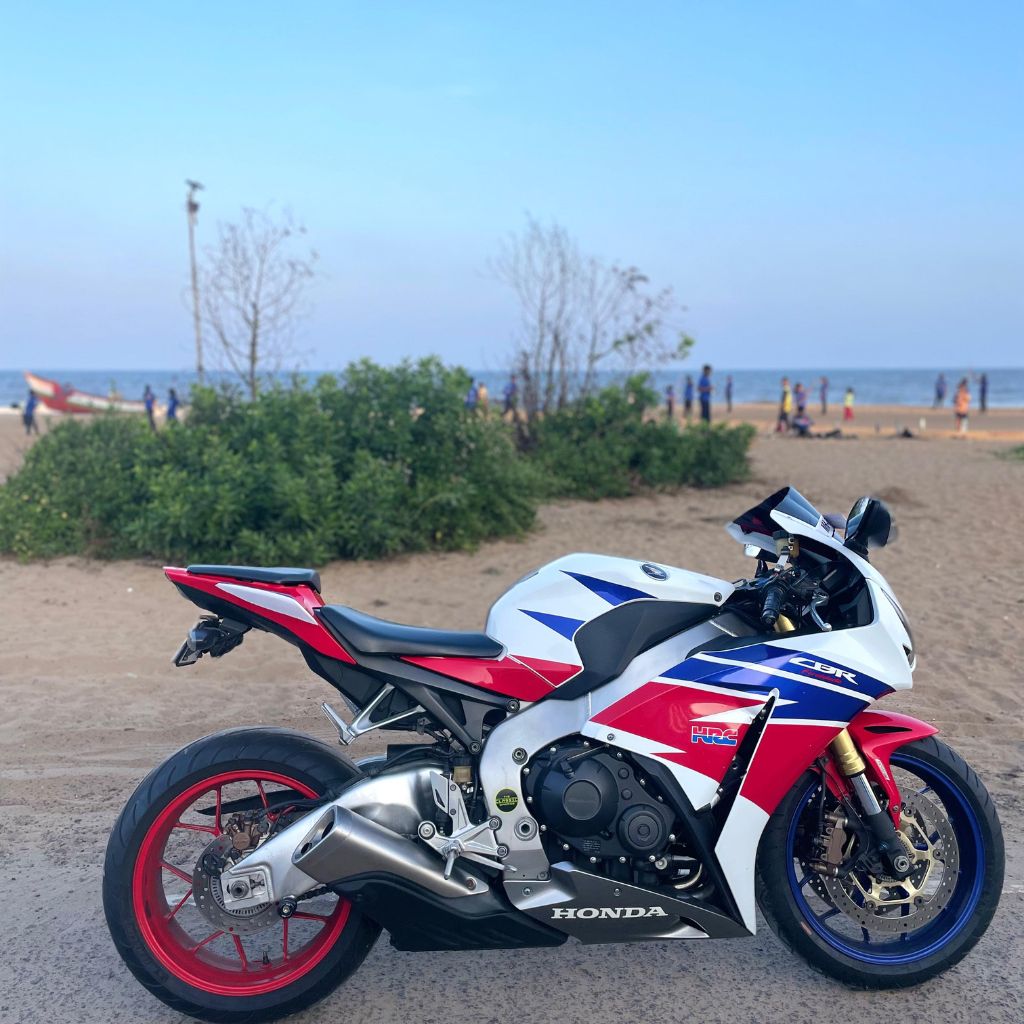 Honda CBR FIREBLADE HRC EDITON -bike social 4