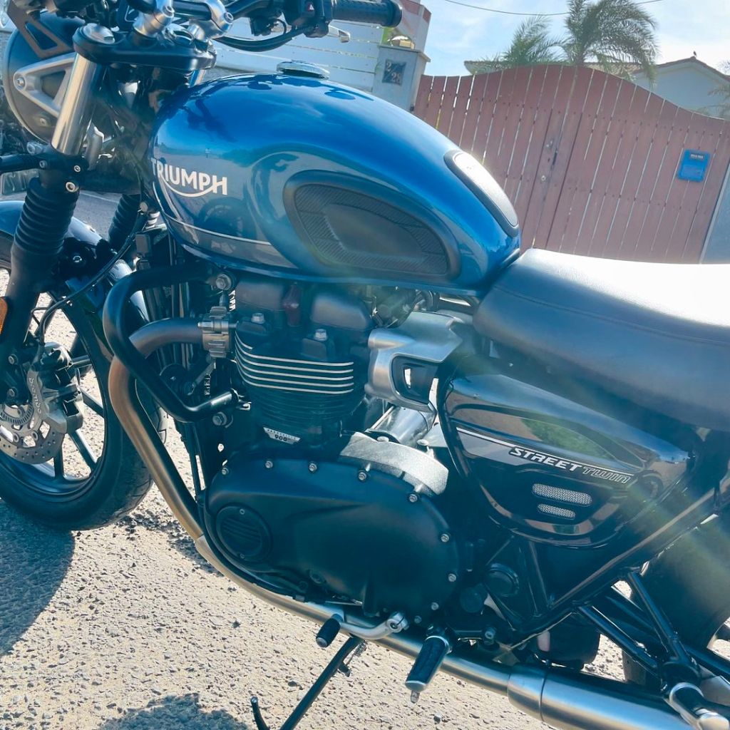 Triumph Street Twin 900 bikesocial -4