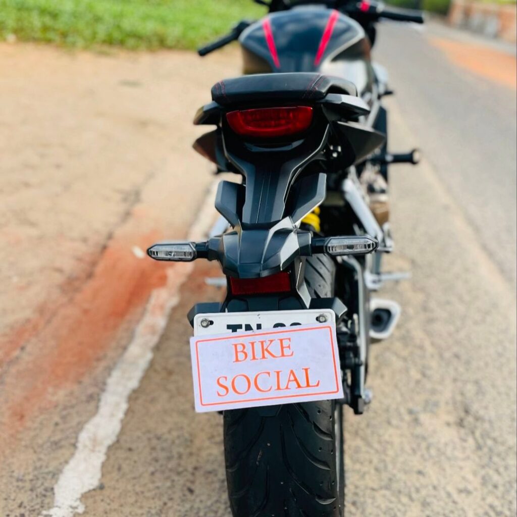 HONDA CBR 650 R- bike social 3